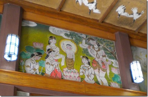 ראו את האיקונוגרפיה במקדש היפני בבודה-גאיה. שום בעיה עם נשים מיניות בתמונה המציגה את הולדתו של הבודהה