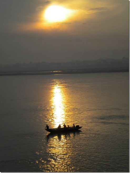 זריחה בורנסי, מעל הגנגס, ללא ישראלים