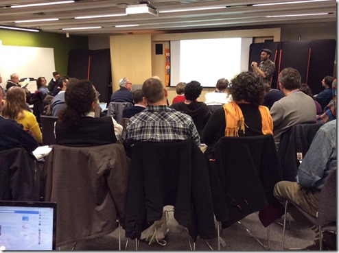 אני מרצה על נאו-חסידות. צילום: איתי פלשר