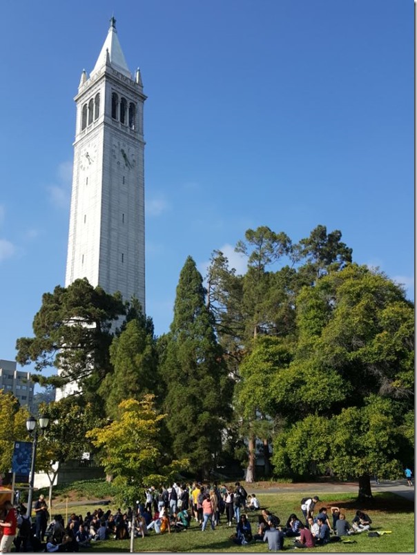 מגדל השעון בקמפוס